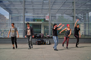 2014_05_17_DP2s_Potsdamer_Platz_Breakdance_0029_1200x800pix.jpg