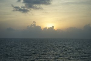 Abendhimmel auf See.jpg