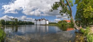 comp_Glücksburger Schloß Pano 1+.jpg