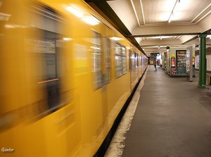 Klein_berlin französischeStraße Gleis1.jpg