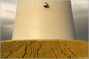 Windrad_unten_6890.jpg Windrad_unten_6890.jpg