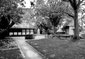 Brunnen im Mühlenhof 26.8.14 I.jpg