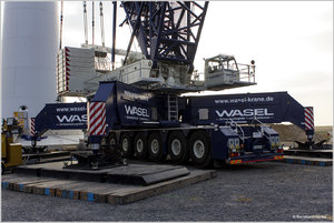 Windrad_Kran_Ausleger_7414.jpg Windrad_Kran_Ausleger_7414.jpg