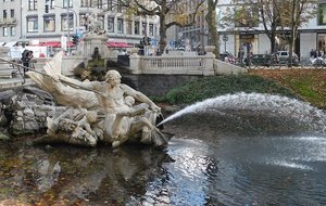 Tritonenbrunnen.jpg
