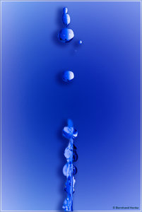 Wassertropfen_blau_0625.jpg