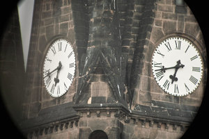 uhrganz.jpg uhrganz.jpg