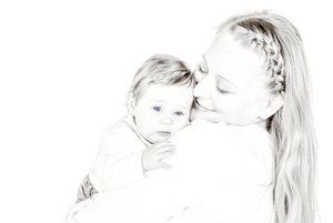 Baby mit Mutter_klein1208.jpg