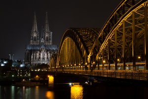 Kölner Dom - Nachts.jpg