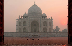 Taj Mahal-sunrise-500-2_ShiftN.jpg