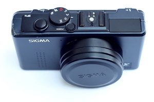 DP1s_schraeg_oben.JPG DP1s_schraeg_oben.JPG