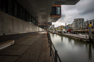 Hamburg_Hafencity_Kai_1400_500.jpg