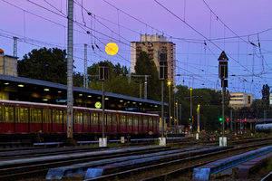 2015_07_31_SD9_Bln_Greifswalder_Str_Vollmond_334_335_336_337_VarB_DT01_1350x900pix.jpg 2015_07_31_SD9_Bln_Greifswalder_Str_Vollmond_334_335_336_337_VarB_DT01_1350x900pix.jpg