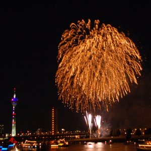 Feuerwerk Japantag Düsseldorf
