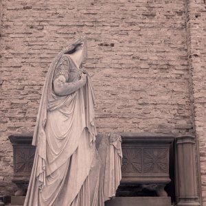 Alter Südfriedhof (Pestfriedhof) München in Infrarot