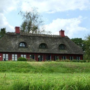 Wirklich alte Reetdachhäuser auf den dänischen Inseln.