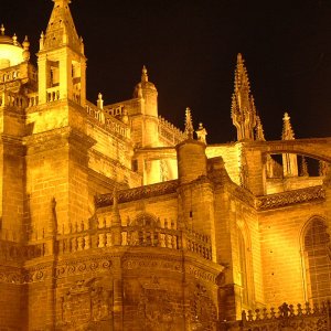 Sevilla bei Nacht