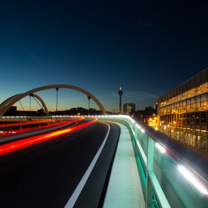 Düsseldorf Hafen blaue Stunde